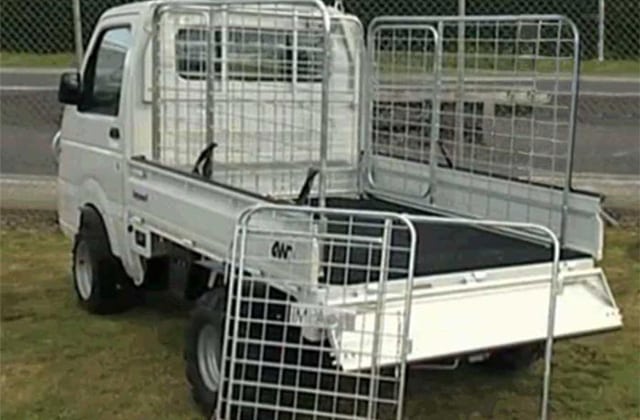 Image of the stock crate installed on the bed of a Japanese mini truck